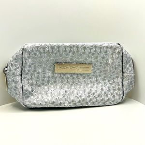 🦋$8 ~MAC Cosmetics Silver Makeup Bag ~ NEW